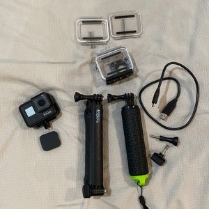 Go Pro 7 + Accessories